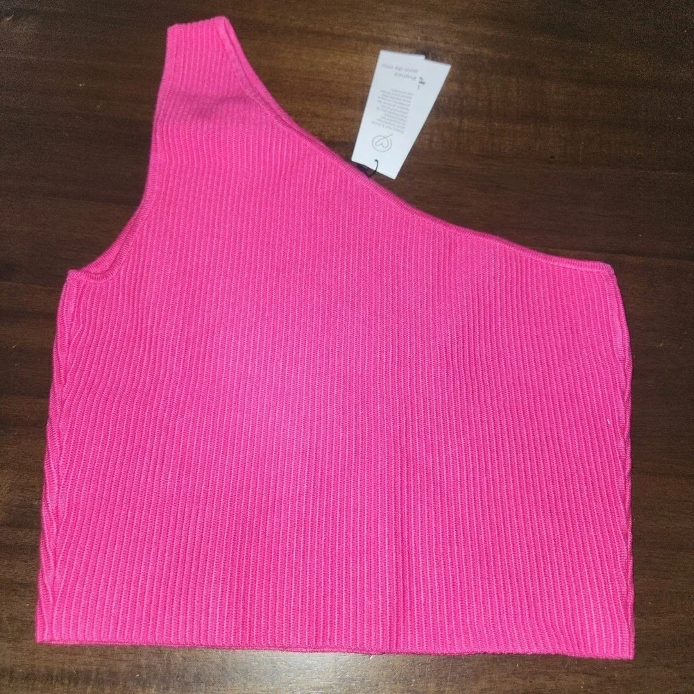 The Drop One Shoulder Hot Pink Ribbed Sleeveless Crop‎ Top - Size S
